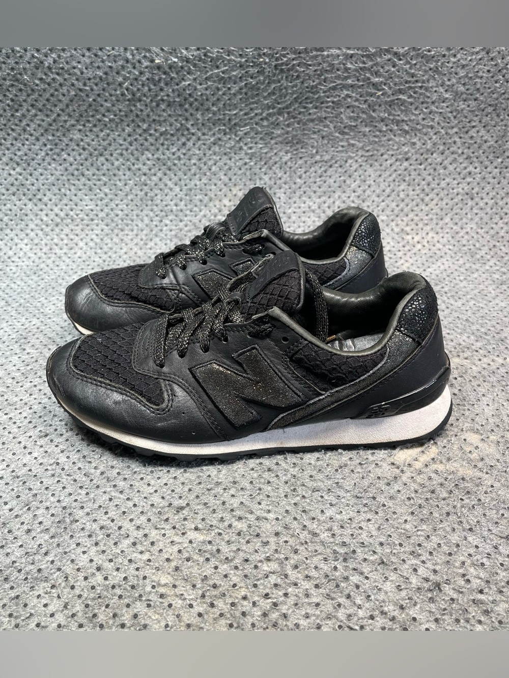 New Balance 696 Black Shoes Size 5.5 Women’s